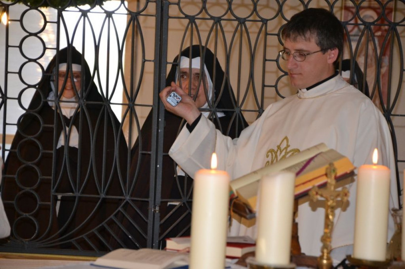 KLARIŠKI SAMOSTAN MARIJE MATERE CERKVE 