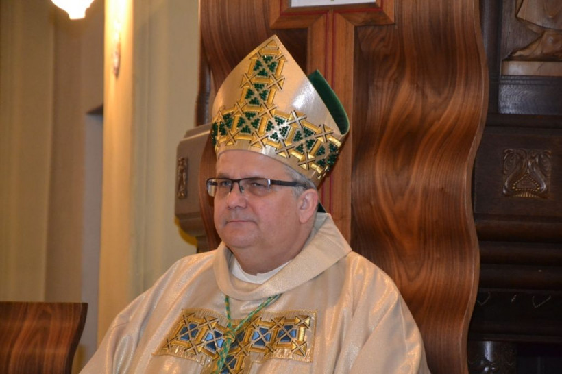 Škof Peter - srebrnomašnik