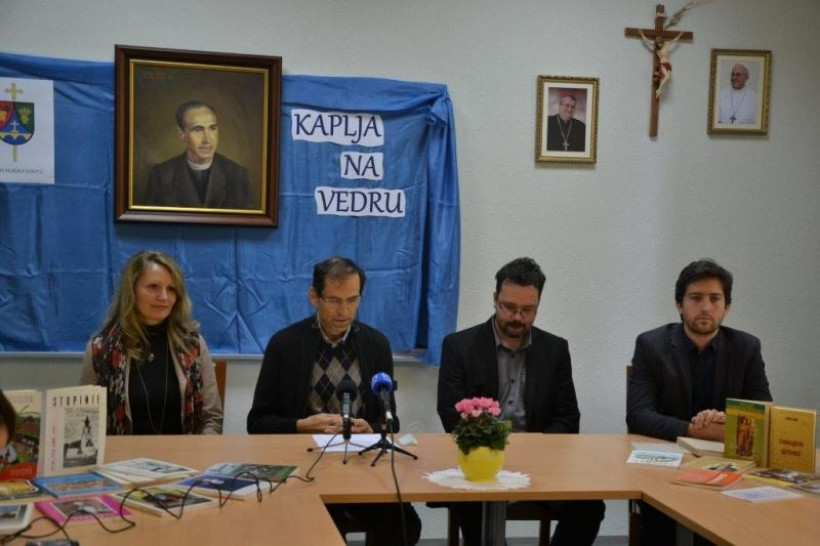 Novinarska konferenca - o filmu Kaplja na vedru