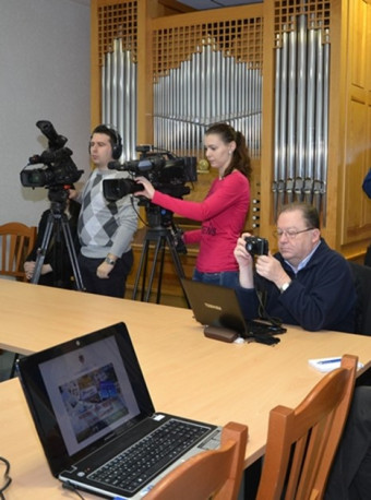 Novinarska konferenca 