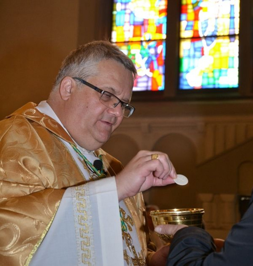 Dragi ljudje, a vi sploh še potrebujete duhovnika?
