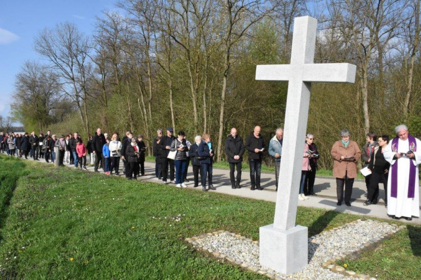 Hotiza - križev pot 4