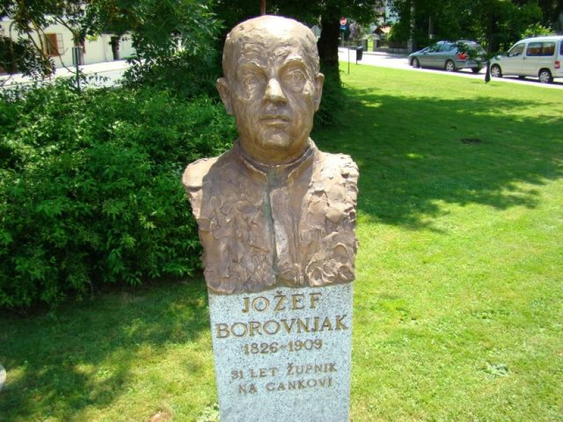 Cankova - sveta maša in odkritje kipa Jožefa Borovnjaka