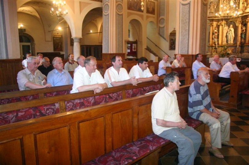 Družabno srečanje škofa in duhovnikov