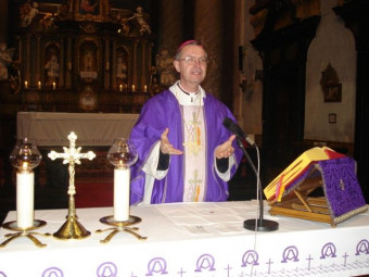 Monošter - Murskosoboški škof msgr. dr. Marjan Turnšek je daroval sveto mašo za Slovence v Porabju