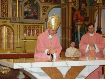 Posvetitev oltarja in cerkve Črenšovci